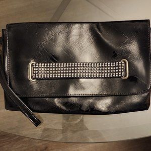 SOLD+×÷Black patent clutch